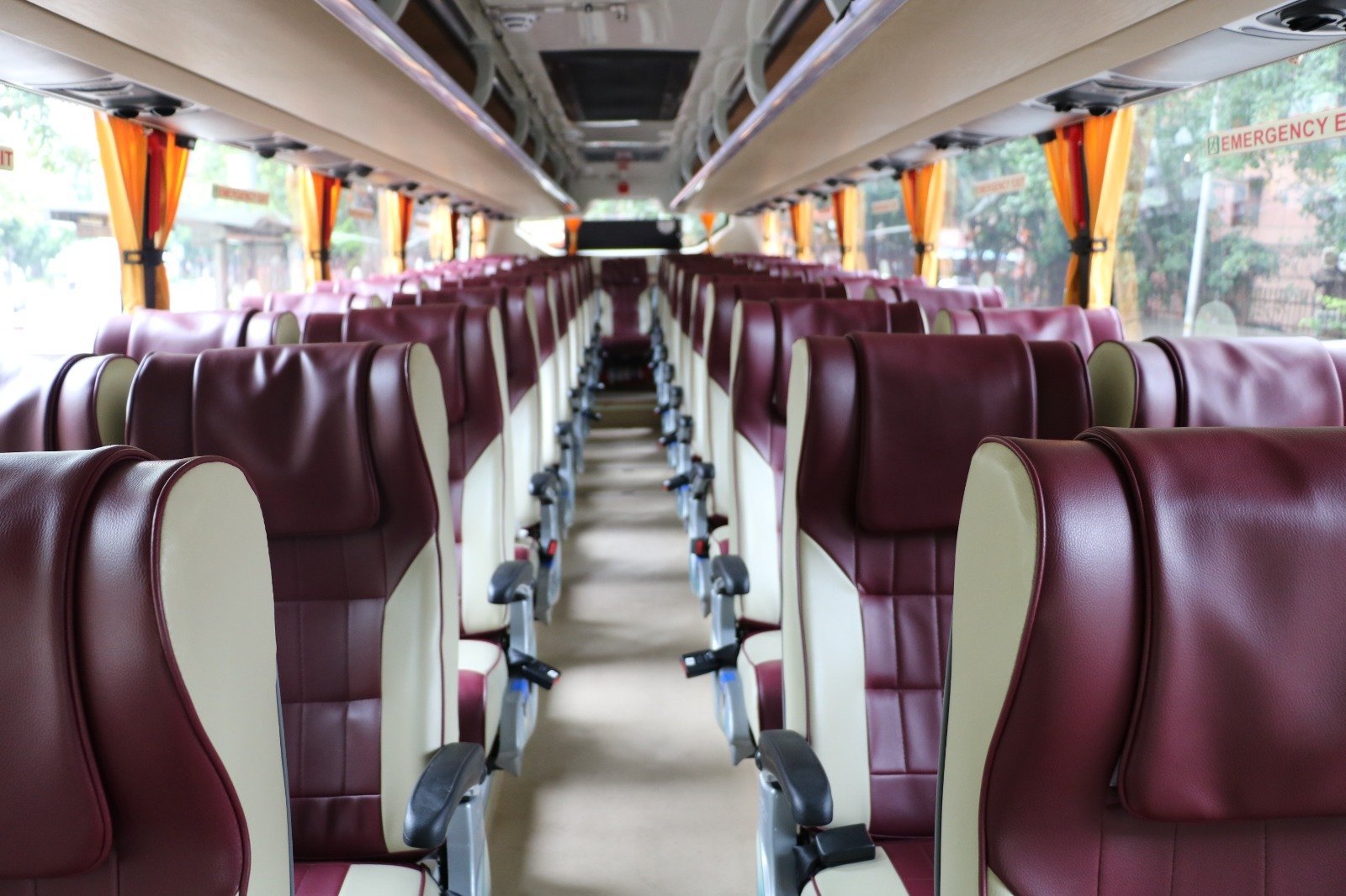 WhatsApp Image 2025-12-04 at 16.07.13_7d379a8b.jpg - Supreme Car Rental